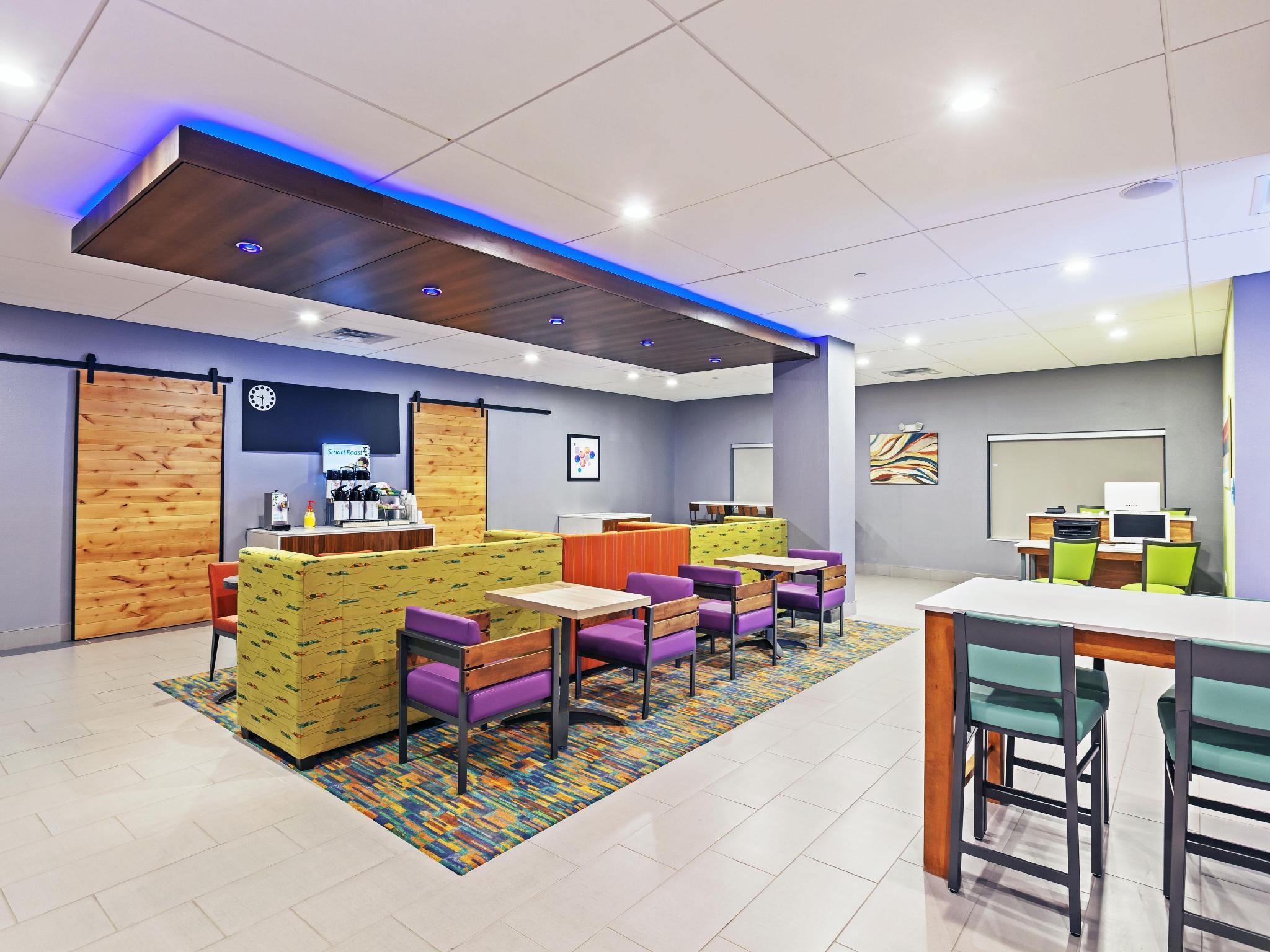 Holiday Inn Express & Suites Perryton By Ihg Lord Exterior foto